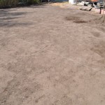 Schnurgerüst quer über den Boden gespannt Schnurgerüst quer über den Boden gespannt