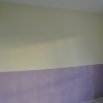 Ein Mädchen-Kinderzimmer in der Farbkombination Lila und Vanille Ein Mädchen-Kinderzimmer in der Farbkombination Lila und Vanille