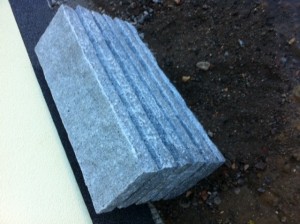 Eingangspodest aus Naturstein – Treppenstufe aus Granit, Podest aus